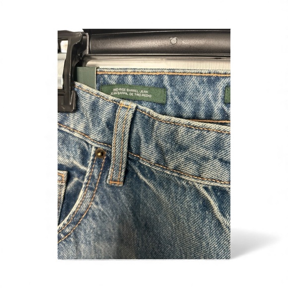 Wild Fable Women’s Mid-Rise Barrel Classic Denim Light Wash Modern Jeans Sz 14 - Picture 3 of 4